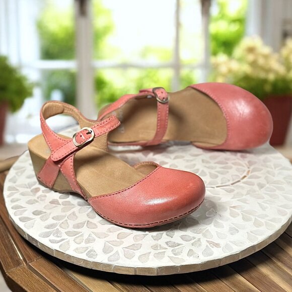 Dansko Tiffani Supportive Coral Leather Wedge Mary Jane Sandal EU 39 Comfortable - Picture 8 of 13